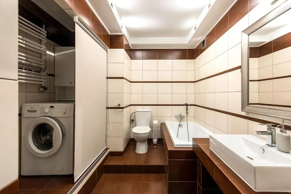 Apartament Paryski 4 Pokoje 90M2 2 Poziomy Ogrod Oranzeria Krakow 0*,  Poland