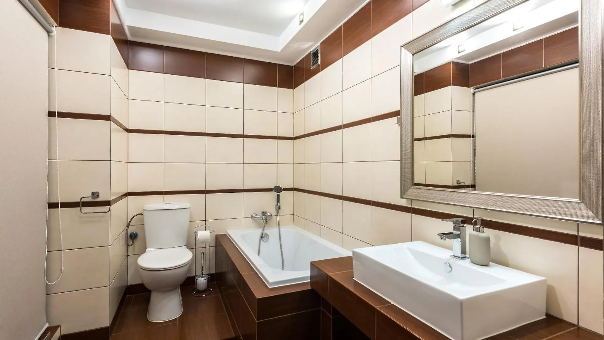 Apartament Paryski 4 Pokoje 90M2 2 Poziomy Ogrod Oranzeria Krakow Poland