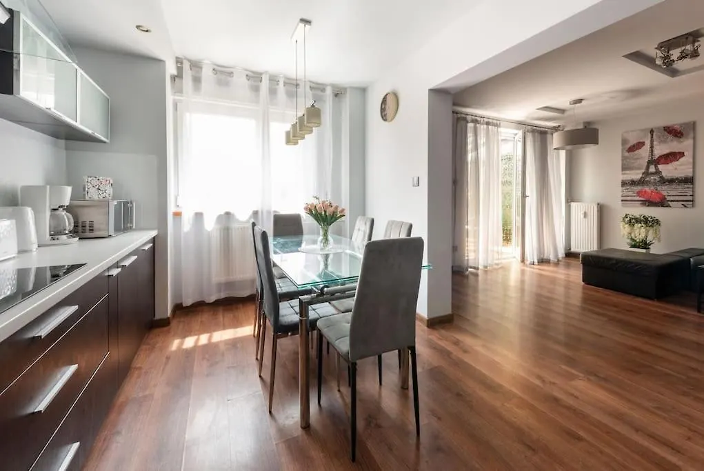 Apartament Paryski 4 Pokoje 90M2 2 Poziomy Ogrod Oranzeria Krakow 0*,  Poland